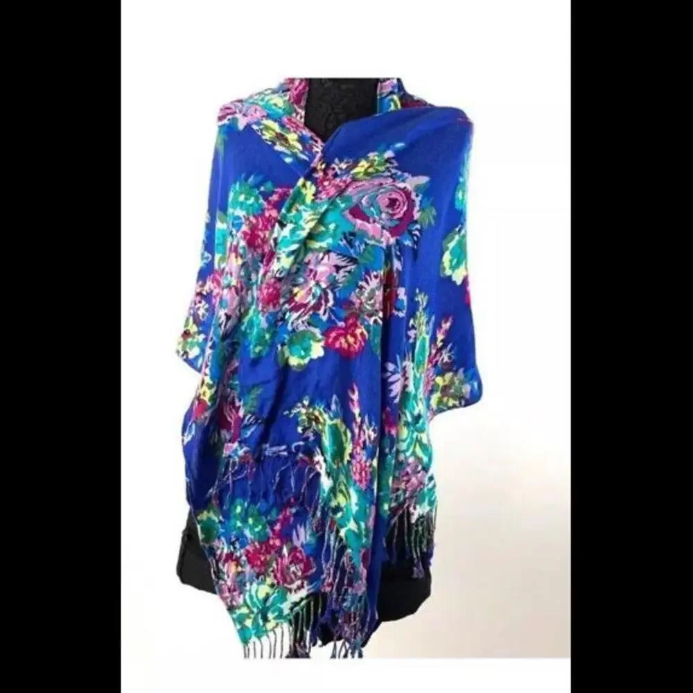 🥻Pretty Blue Floral scarf Wrap Around Scarf 22x66 100% Rayon Apt. 9